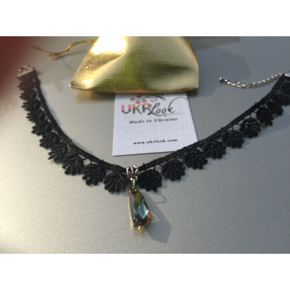 Мереживний чокер з кулоном Swarovski