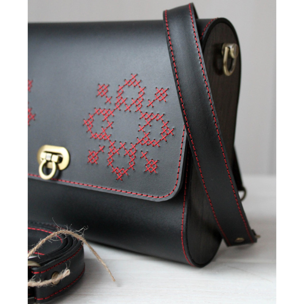 Чорно-червона сумка RED&BLACK — шкіряний клатч ручної роботи Voronetskyi Family Atelier