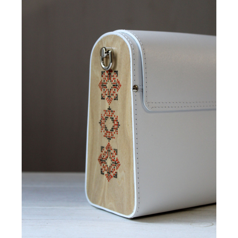 Шкіряна сумка з дерев’яними боковинами White Etno by Voronetskyi Famile Atelier