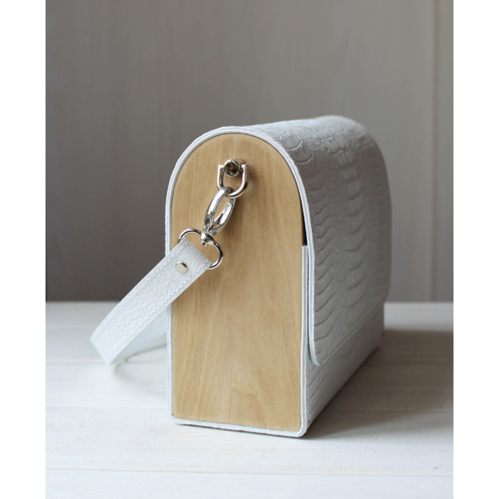 Біла шкіряна сумка з дерев’яними боковинами WHITE ELEGANCE WOOD Voronetskyi Family Atelier