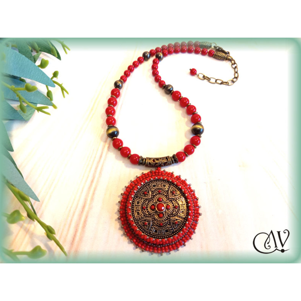 Кулон з бісерним джгутом "Червоний Амулет"