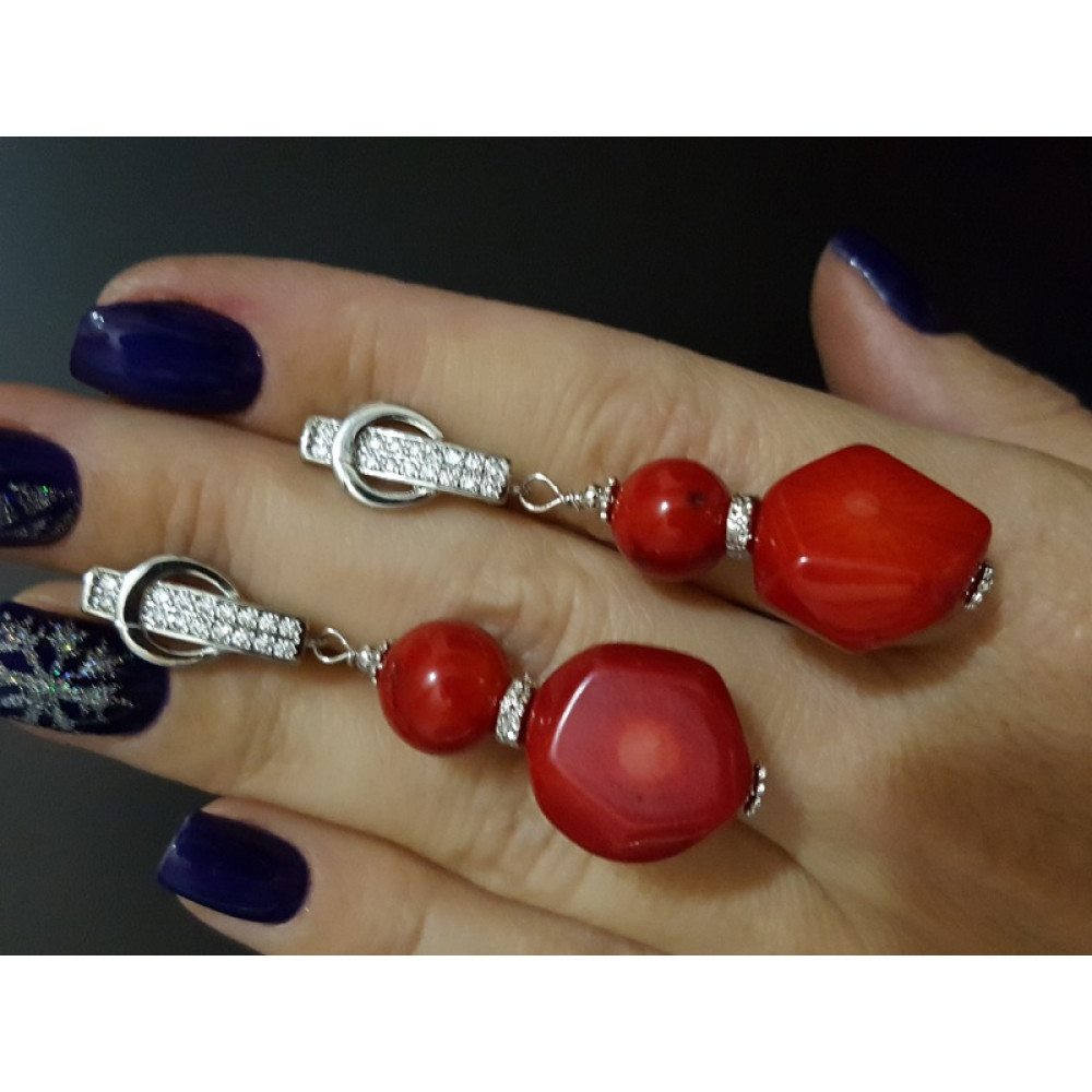 Сережки з червоним коралом